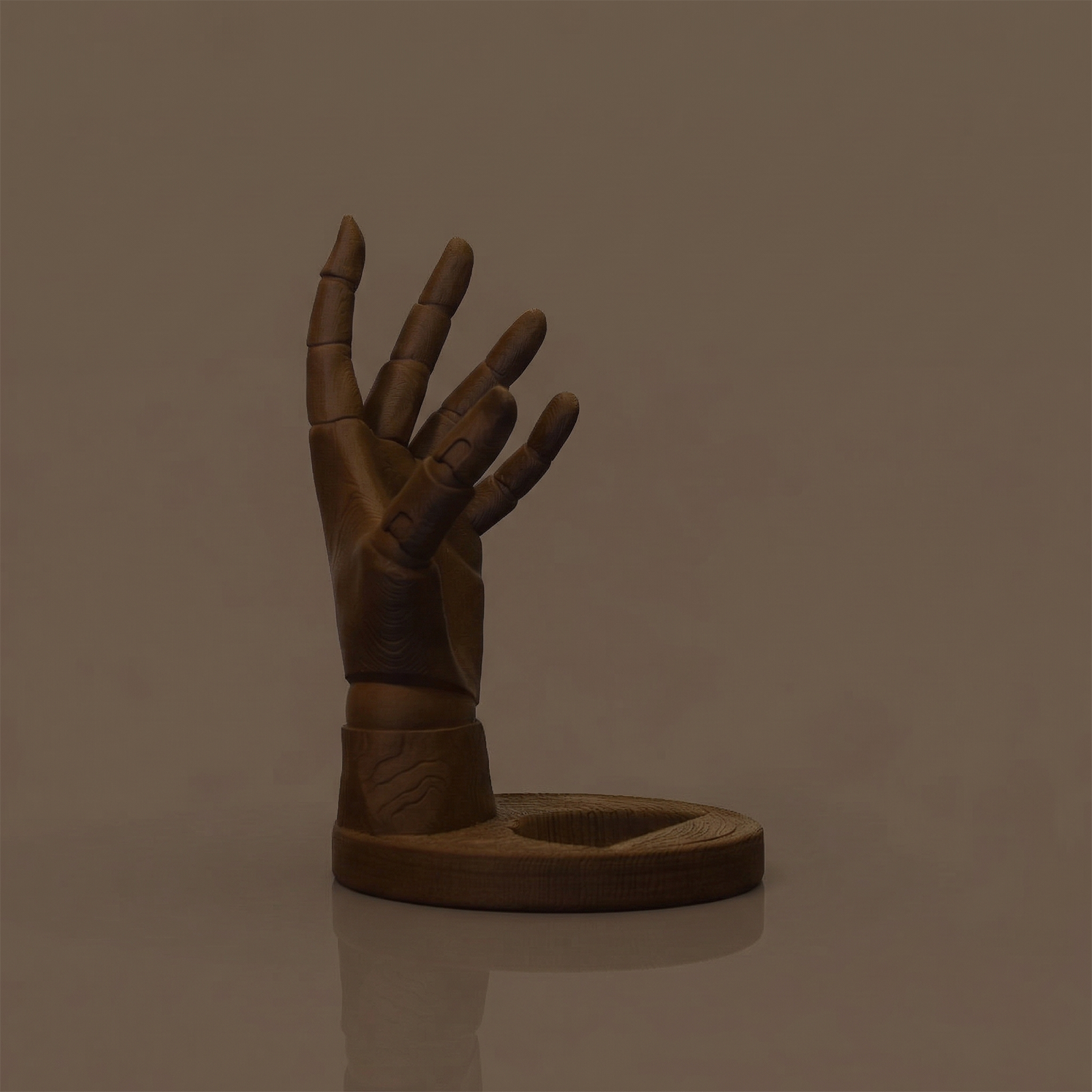VinoGrip - Weinflaschenhalter in Form einer Holzpuppenhand