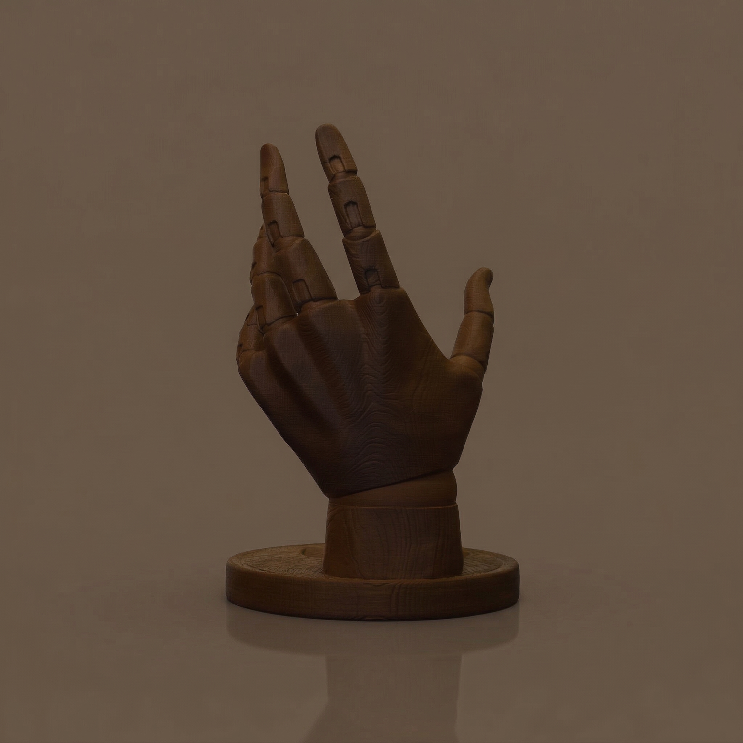 VinoGrip - Weinflaschenhalter in Form einer Holzpuppenhand